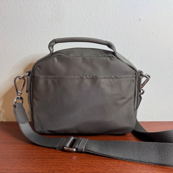 ❤️Like New! Quince Revive Nylon Camera Crossbody - Picture 6 of 9